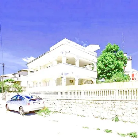 Family Current Viilla 度假居 诺维·维诺多尔斯基